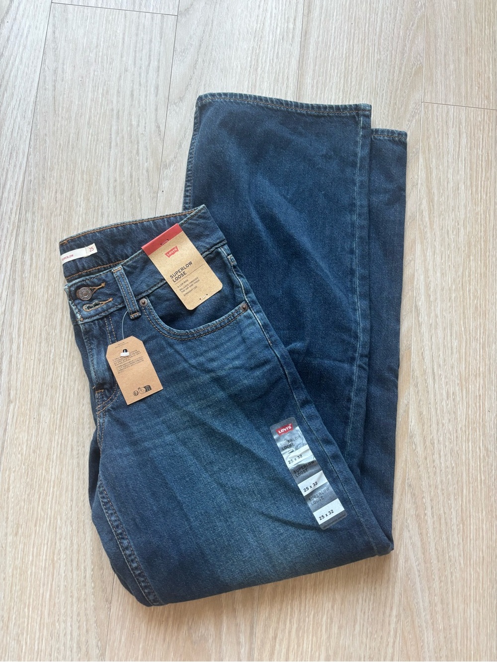 NWT Levi's Superlow Loose Jeans - Picture 1 of 4
